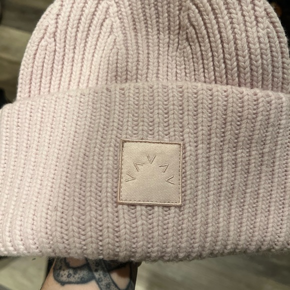 Varley Cresta Ribbed Beanie 🩷 - Picture 3 of 5